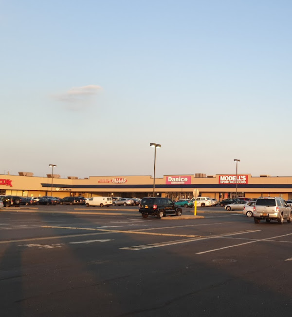 five-towns-shopping-center2