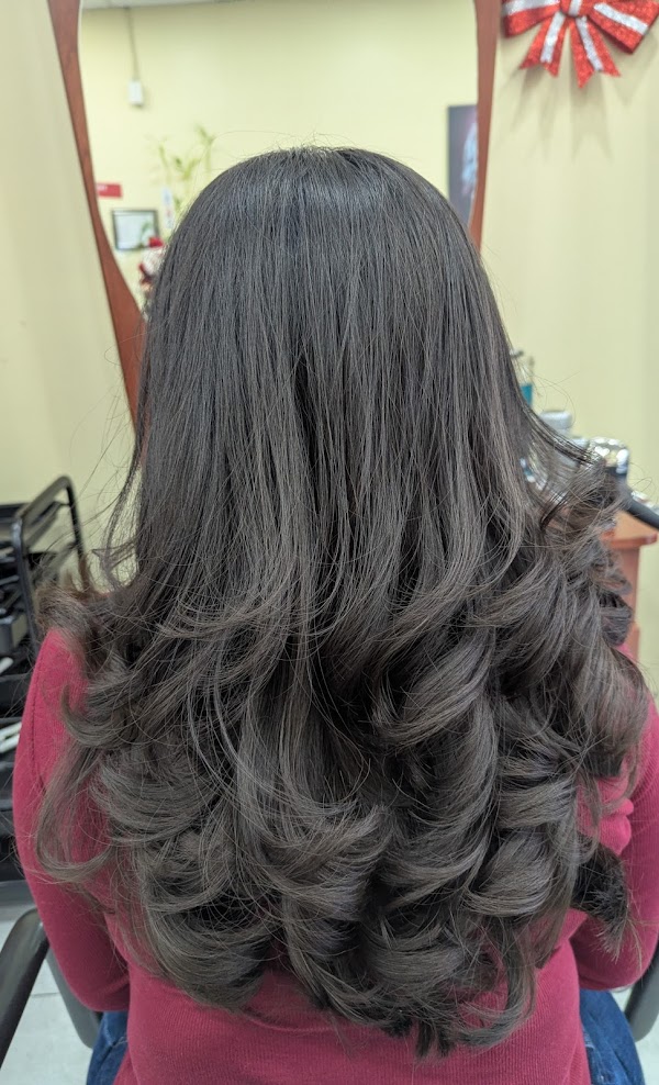 kiran-beauty-parlour2